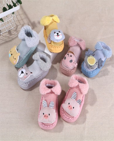 דגמי סתיו וחורף חדשים קריקטורה גרבי נעלי פעוטות לתינוק גרבי החלקה על החלקה לילדים