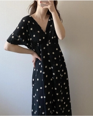 Chic  Retro Niche Gentle V-neck Thin Daisy Print Waist Short-sleeved Dress Long Skirt