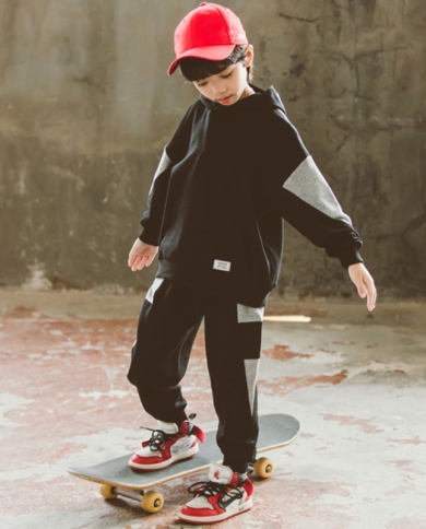 חליפת ילדים באביב ובסתיו בשני חלקים סריגה נאה