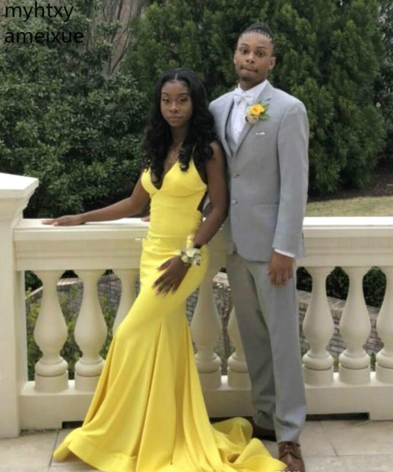 Black and yellow dress store