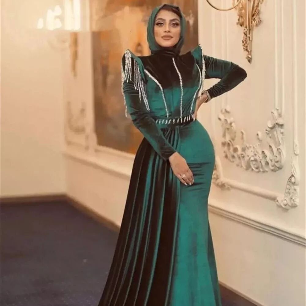 523-Muslim Evening Dresses Long Luxury Celebrity Formal Dress Women  Elegant Velvet Dinner Dresses With Cape Tassels Ves-Description
