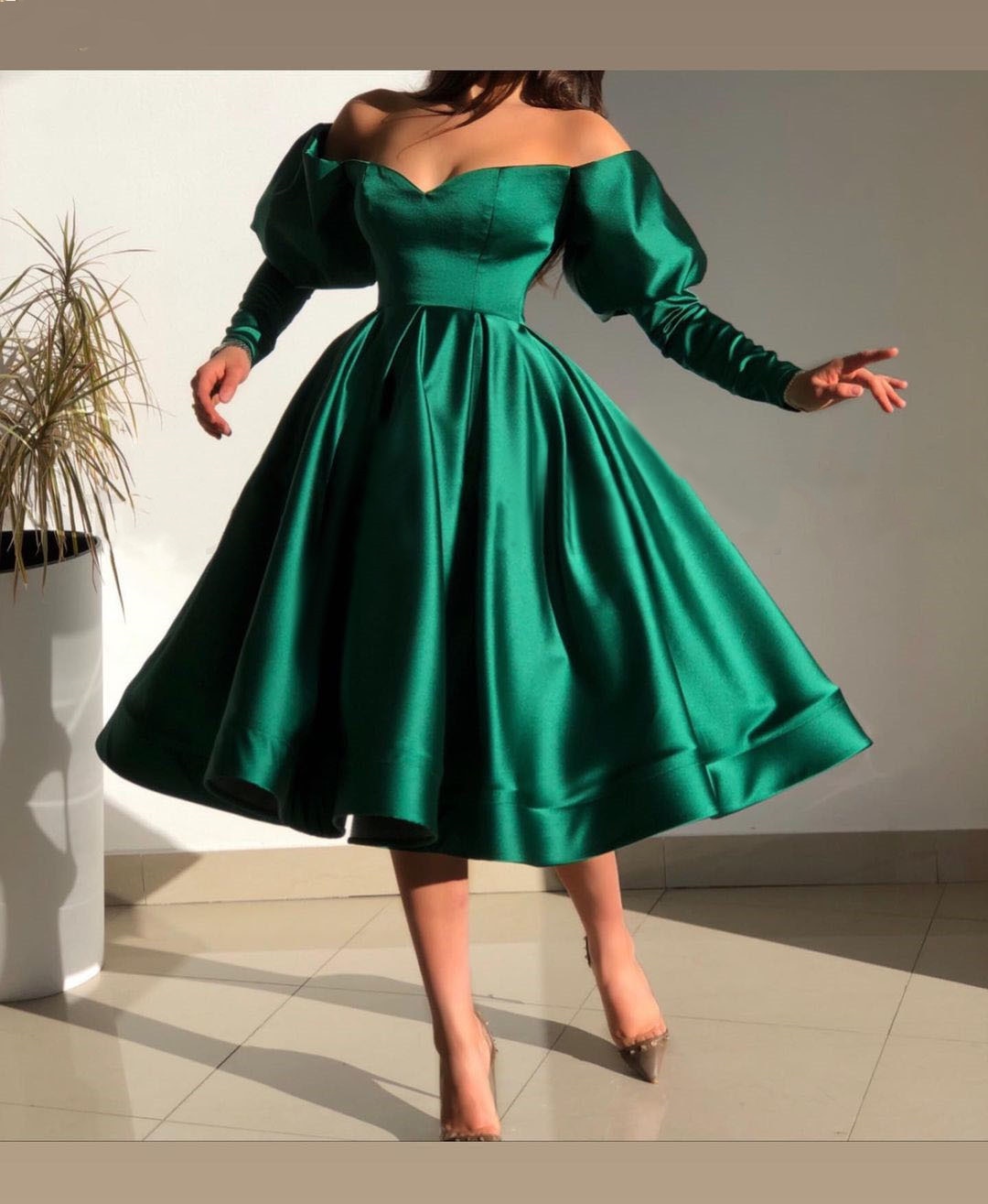 486 Green Knee Length Prom Evening Dress 2023 With Long Sleeves Off The Shoulder Short Satin Party Gowns Vestidos De Gala Fi Description