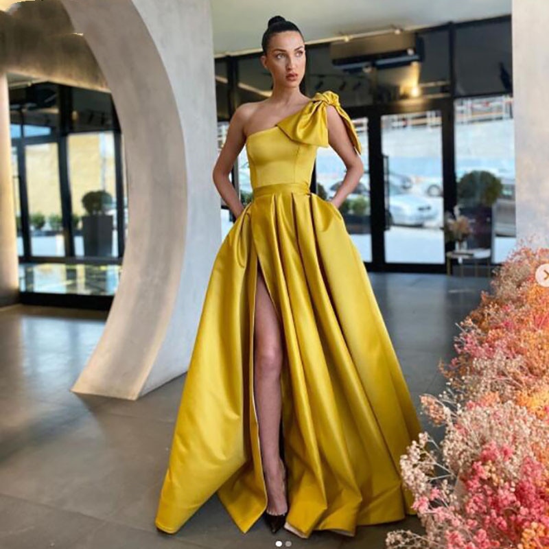 Simple Gold Satin Evening Dresses 2023 Long High Side Split Prom Dresses  One Shoulder Celebrity Party Night Vestidos De