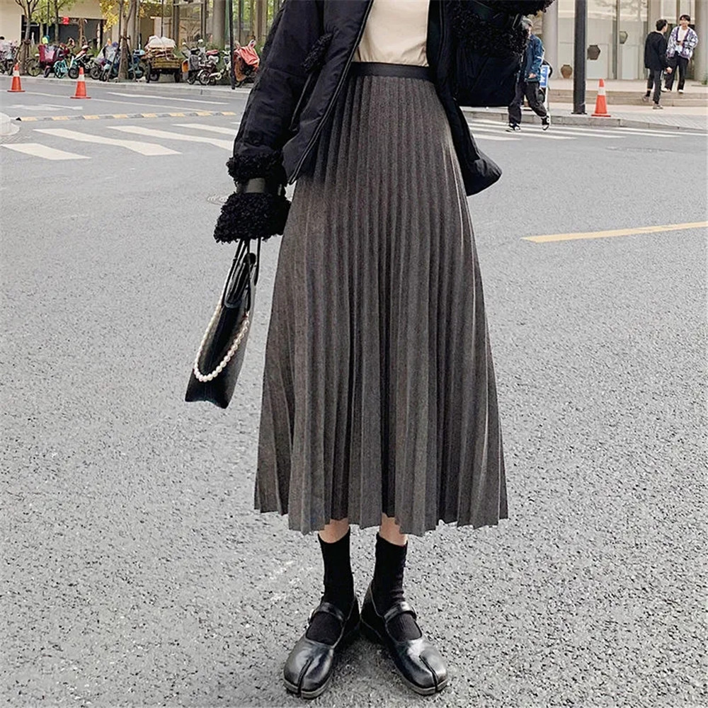 Black pleated skirt vintage clearance