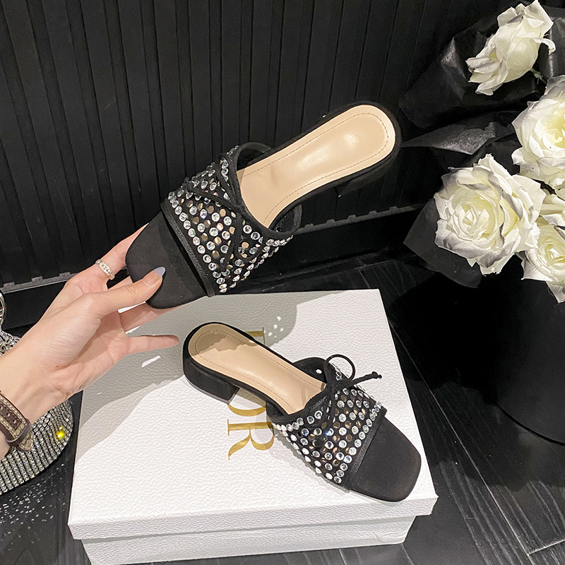 Rhinestone bow sales flip flops