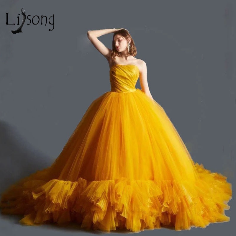 Yellow puffy dress 2025